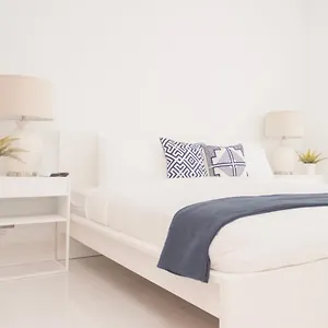 https://luxury-rooftop-pool-downtown-piantini-king-bed.greaterantilleshotels.net